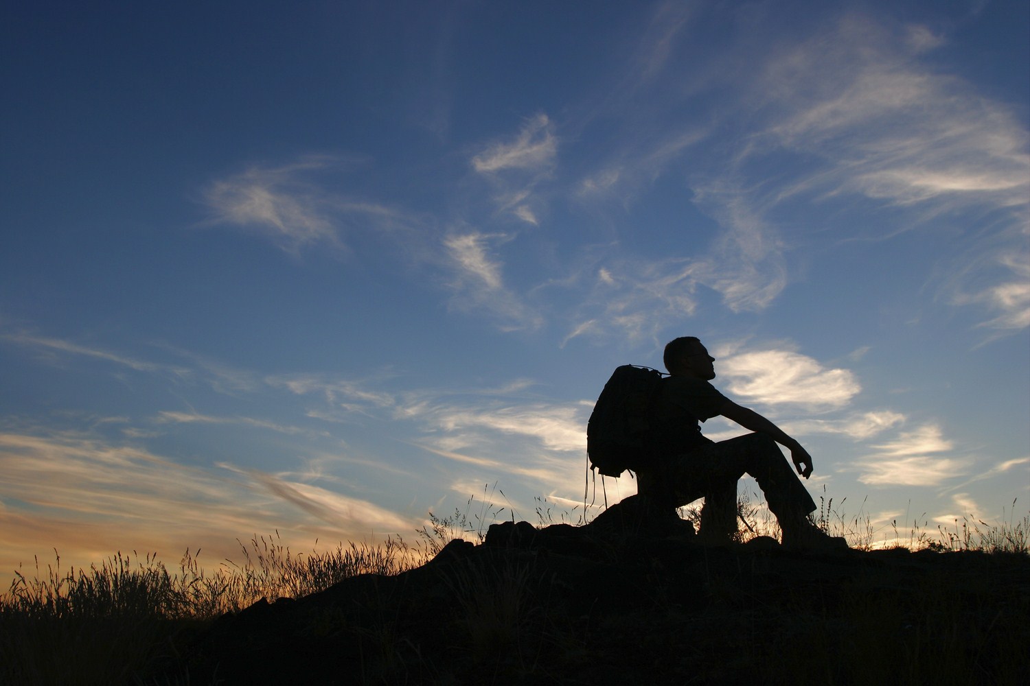 Viajar Sozinho: Dicas Práticas e Benefícios de uma Aventura Individual